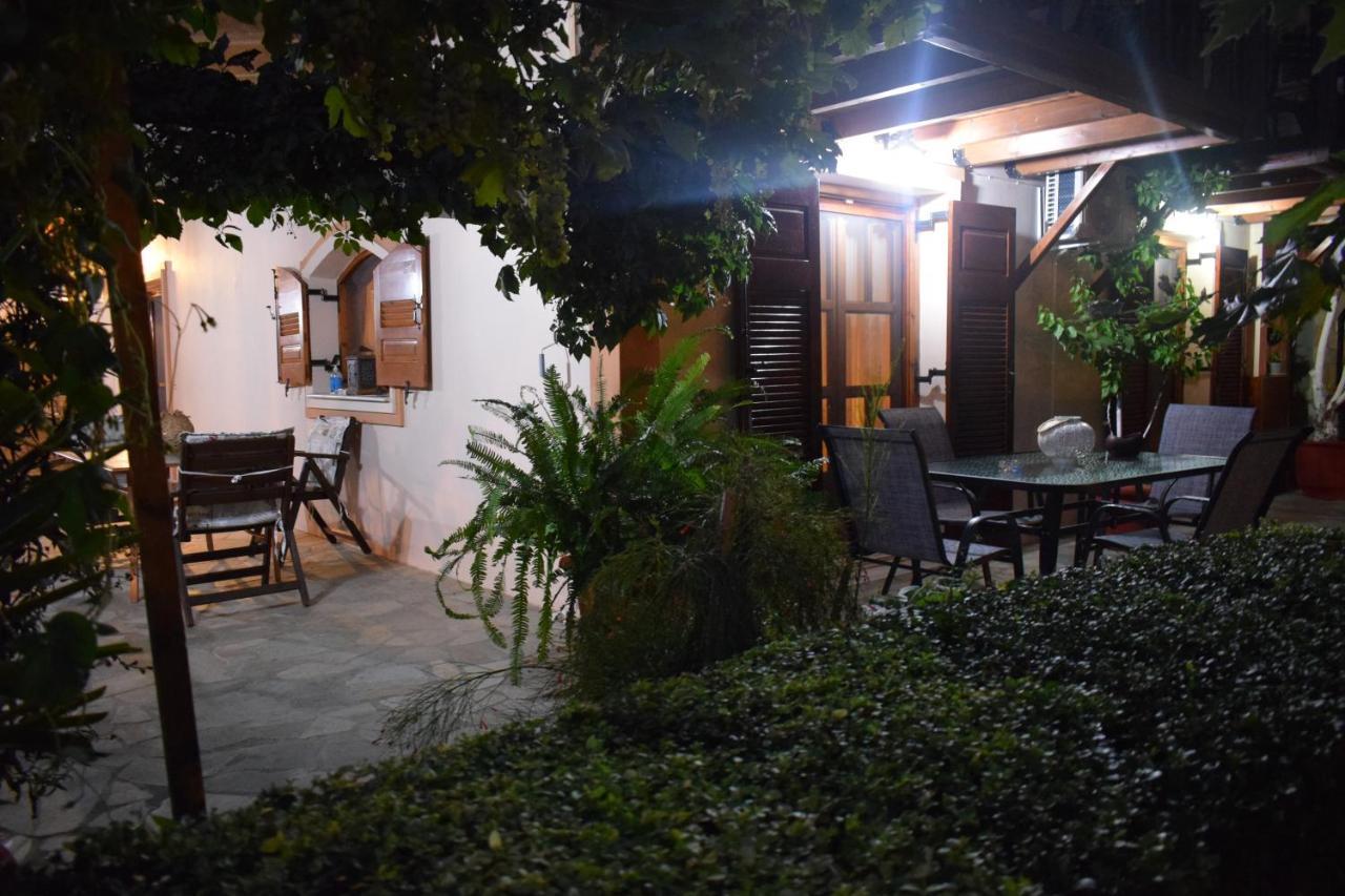 אוראי Family Villa Kalypso מראה חיצוני תמונה